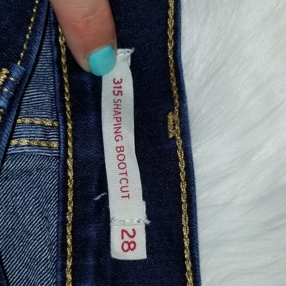 🆕️🆕️ NWOT LEVI'S SHAPING BOOTCUT JEAN'S 🦋 - Picture 5 of 6
